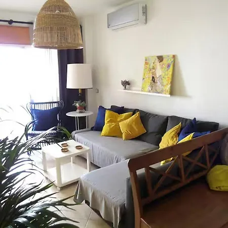 2 Bed - Sleeps 4 - Balcony - Centre Distrito de Faro