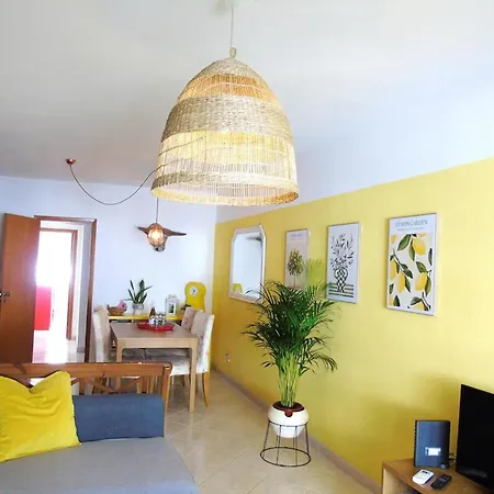 2 Bed - Sleeps 4 - Balcony - Centre Apartamento Distrito de Faro